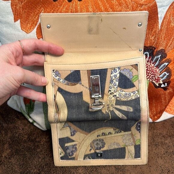 VINTAGE SALVATORE FERRAGAMO DRAGONFLY ITALY LEATHER AND TEXTILE WALLET PRELOVED - Picture 8 of 10